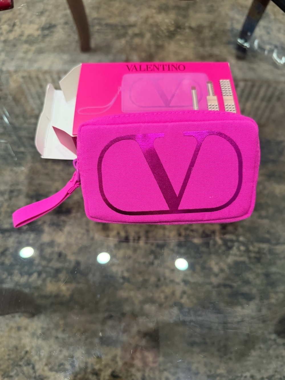Valentino Spike Valentino Lipstick Set with Hot Pink Case - Picture 3 of 6